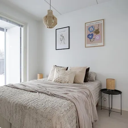 Ladycrane Apartment, Sauna And Parking *